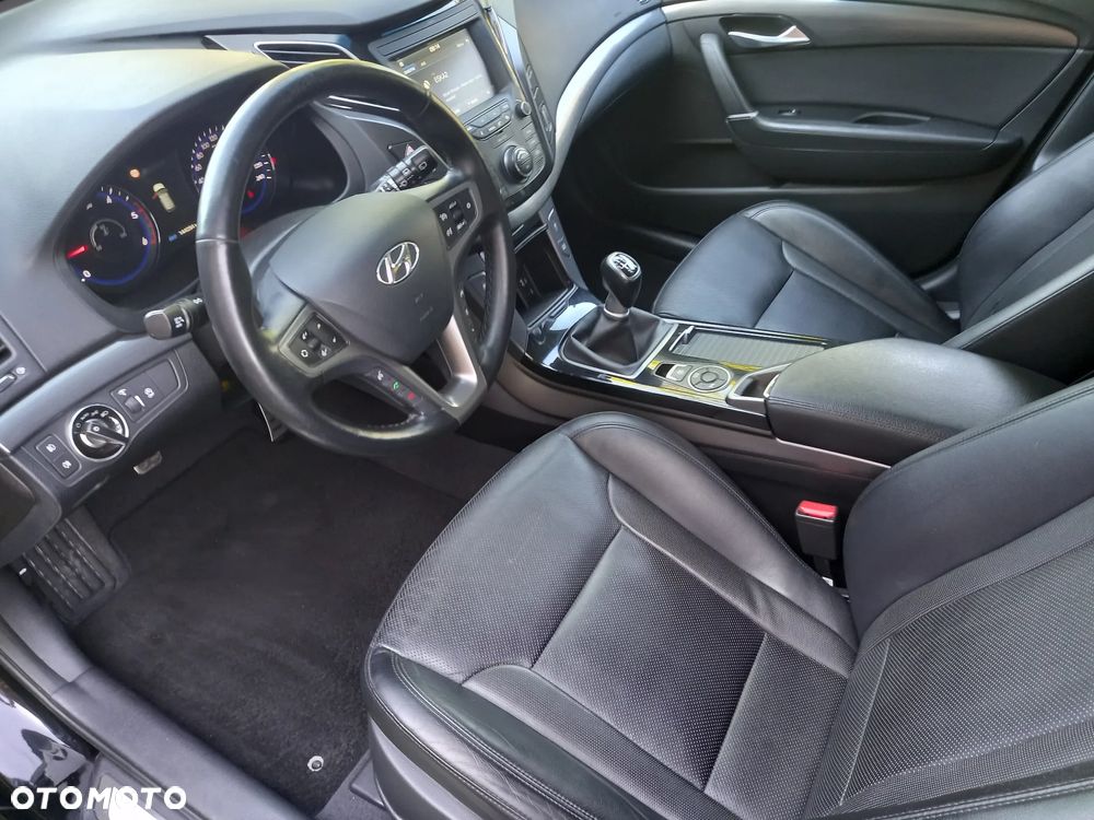 Hyundai i40 Kombi 1.7 CRDi Premium - 28