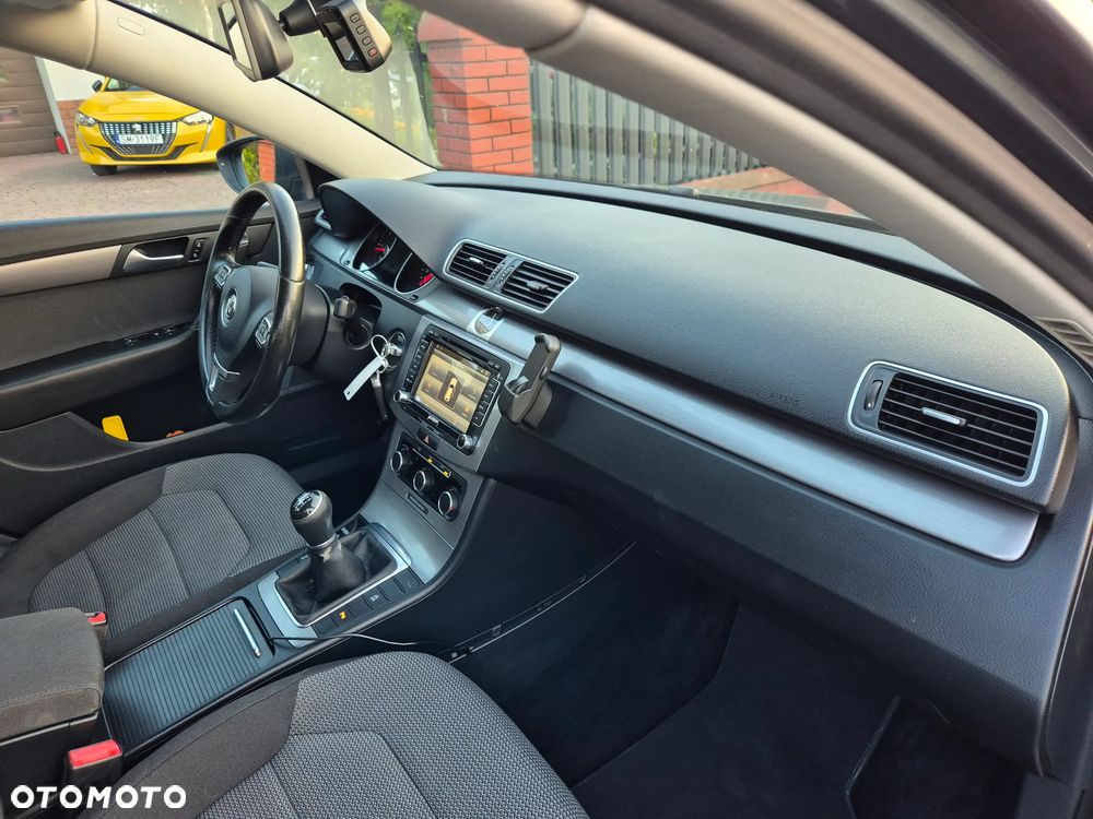 Volkswagen Passat 1.6 TDI Comfortline - 16