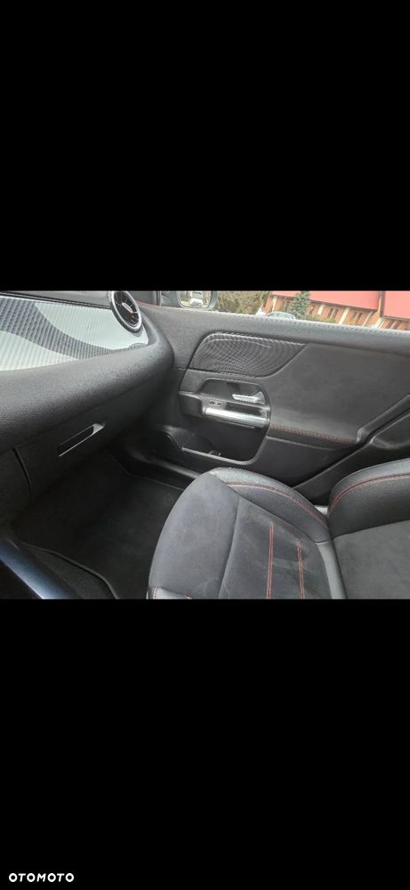 Mercedes-Benz GLA 200 d - 15