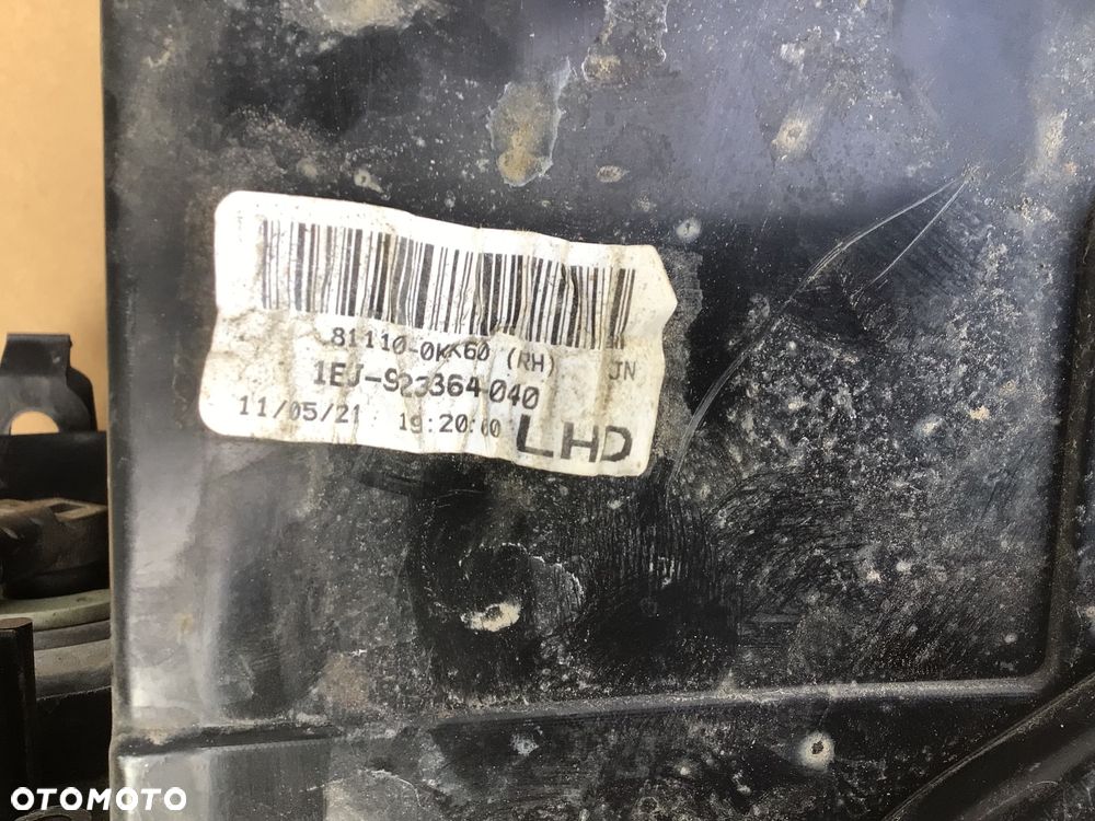 Lampa przednia prawa Toyota Hilux Lift - 6