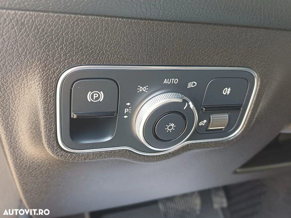 Mercedes-Benz GLB - 16
