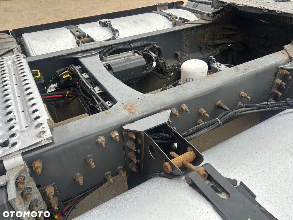 Volvo FH 460 AUTOMAT / HALOGENY ORUROWANIE / FULL SPOJLERY / OBRTOWE SIEDZENIE / KSENONY / LED / POLSKI SALON / PRZEBIEG 995 TYS. KM / EURO 6 / 2014 ROK !! - 13