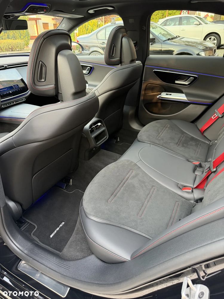 Mercedes-Benz Klasa E AMG 53 4Matic+ AMG SPEEDSHIFT TCT 9G - 12
