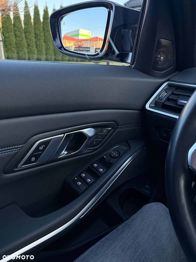 BMW Seria 3 M340i xDrive - 24