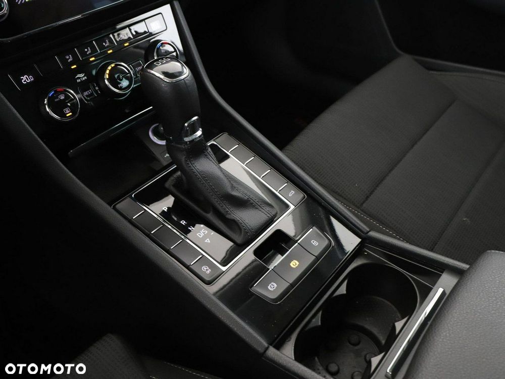 Skoda Superb 1.8 TSI Ambition DSG - 30