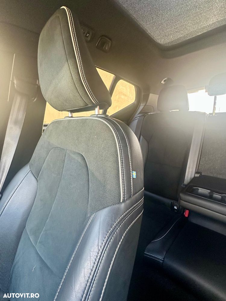 Volvo XC 40 D4 AWD R-Design - 14