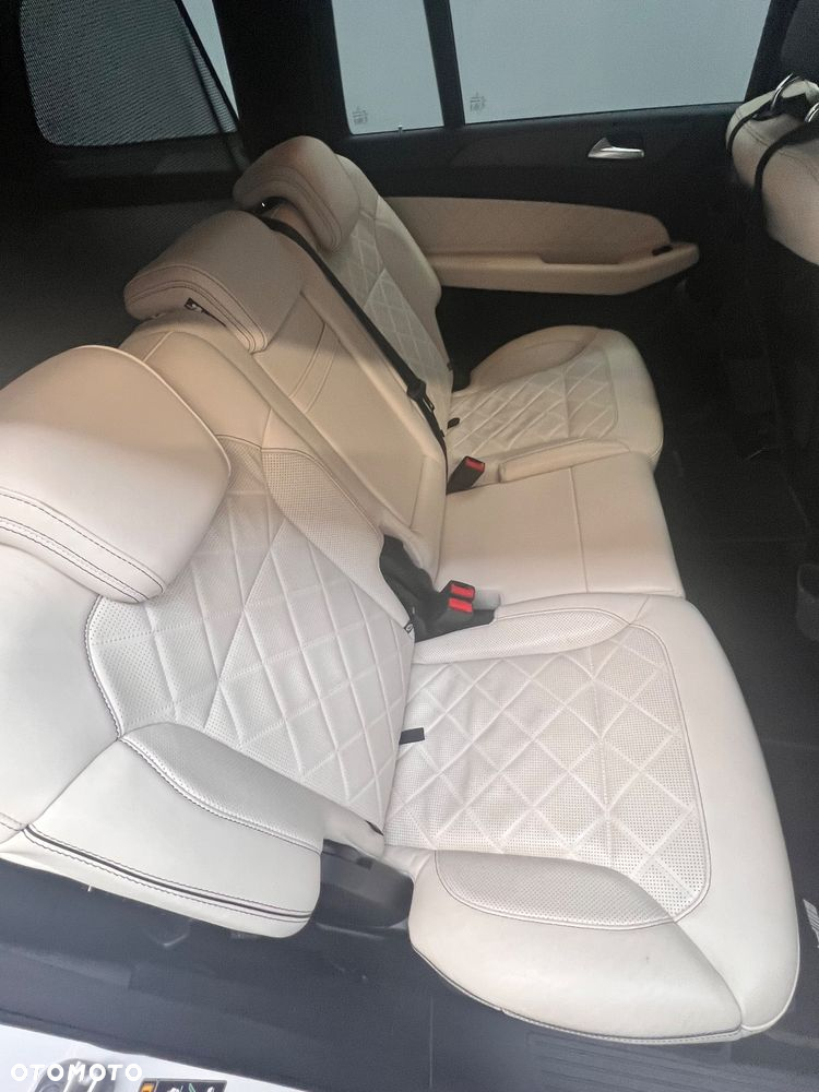 Mercedes-Benz GLS 350 d 4-Matic - 31