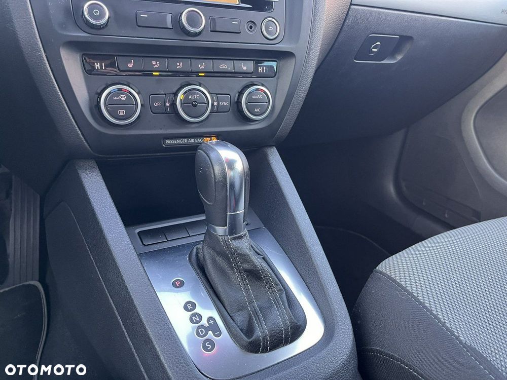 Volkswagen Jetta - 15