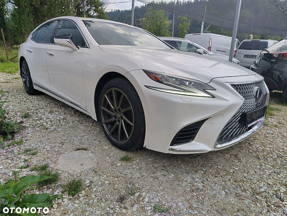 Lexus LS - 1