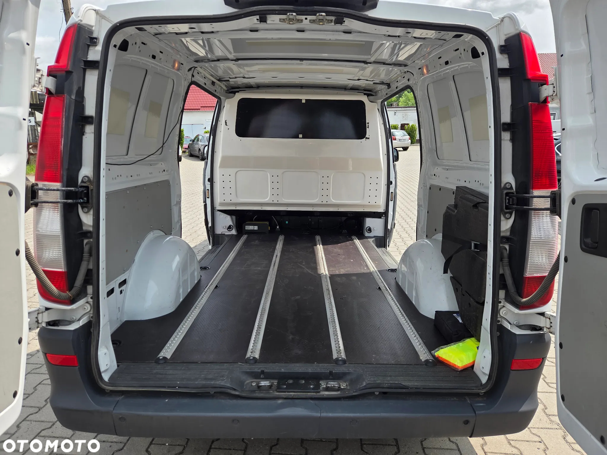 Mercedes-Benz VITO - 23