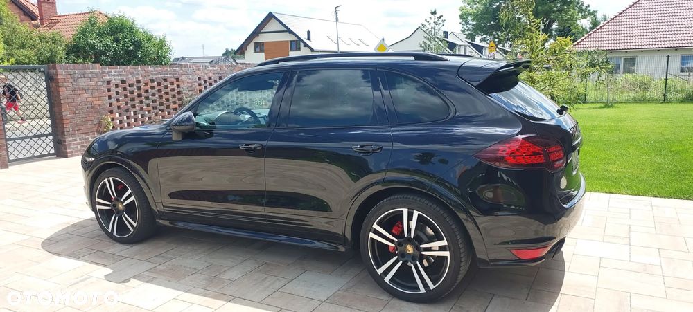 Porsche Cayenne - 8