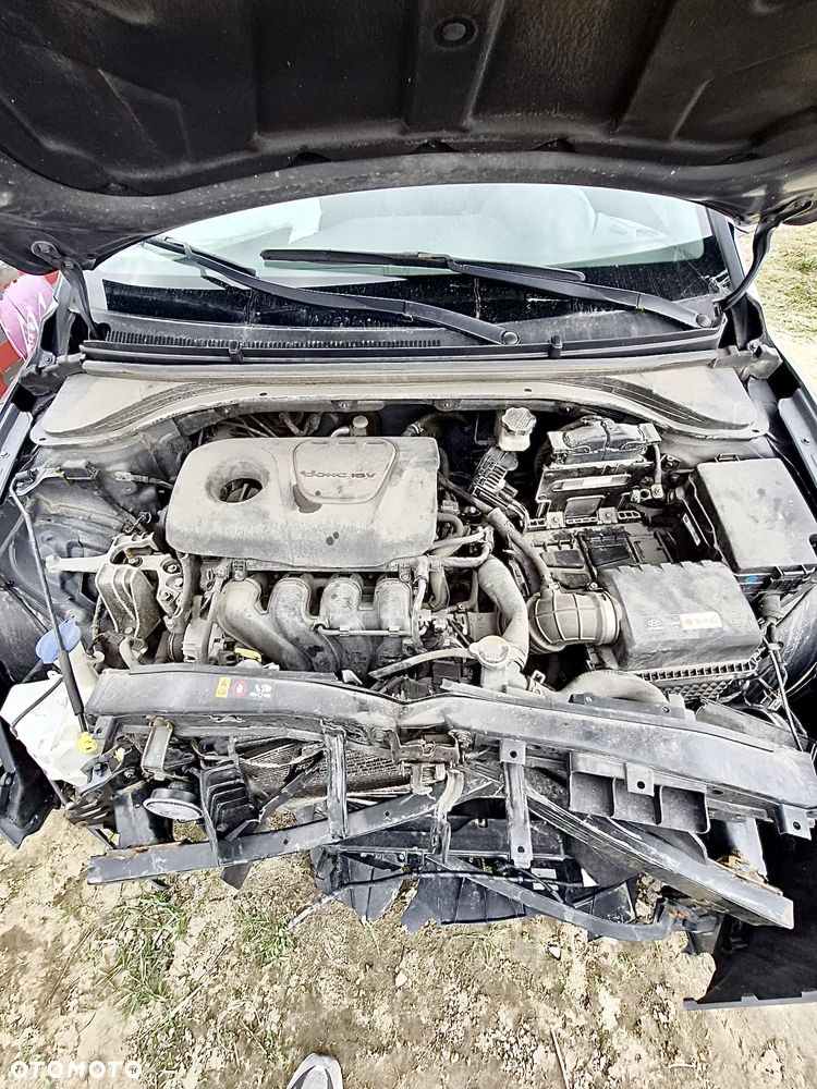 Hyundai Elantra 1.6 Classic + - 4