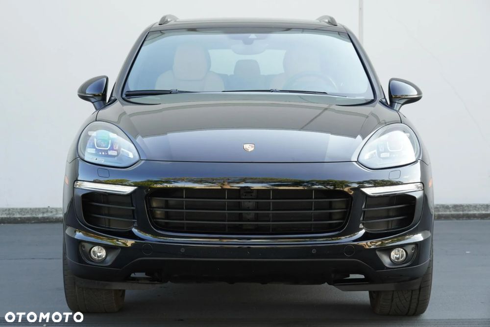Porsche Cayenne Standard - 2
