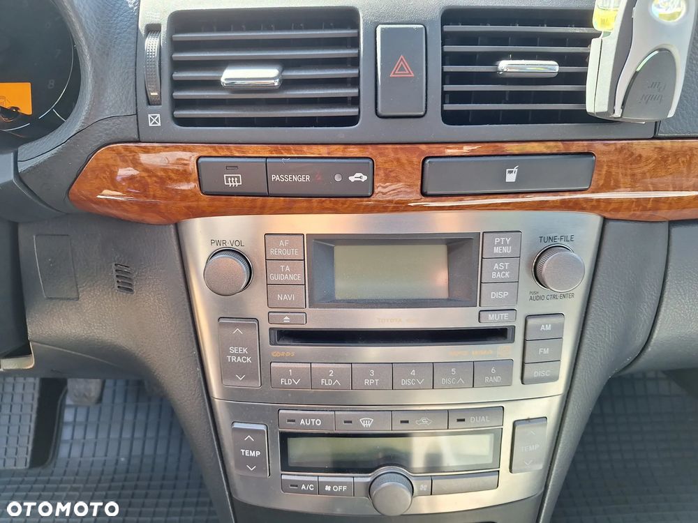 Toyota Avensis 1.8 VVT-i Sol - 9