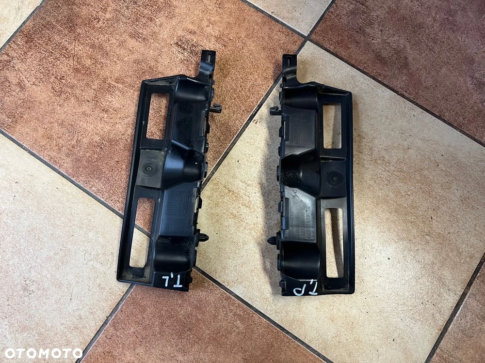 ŚLIZG ZDERZAKA LAMPY TYŁ TYLNY PRAWY LEWY CITROEN DS3 CROSSBACK 2020 ROK 9821047380 9821048080  ORYGINAŁ