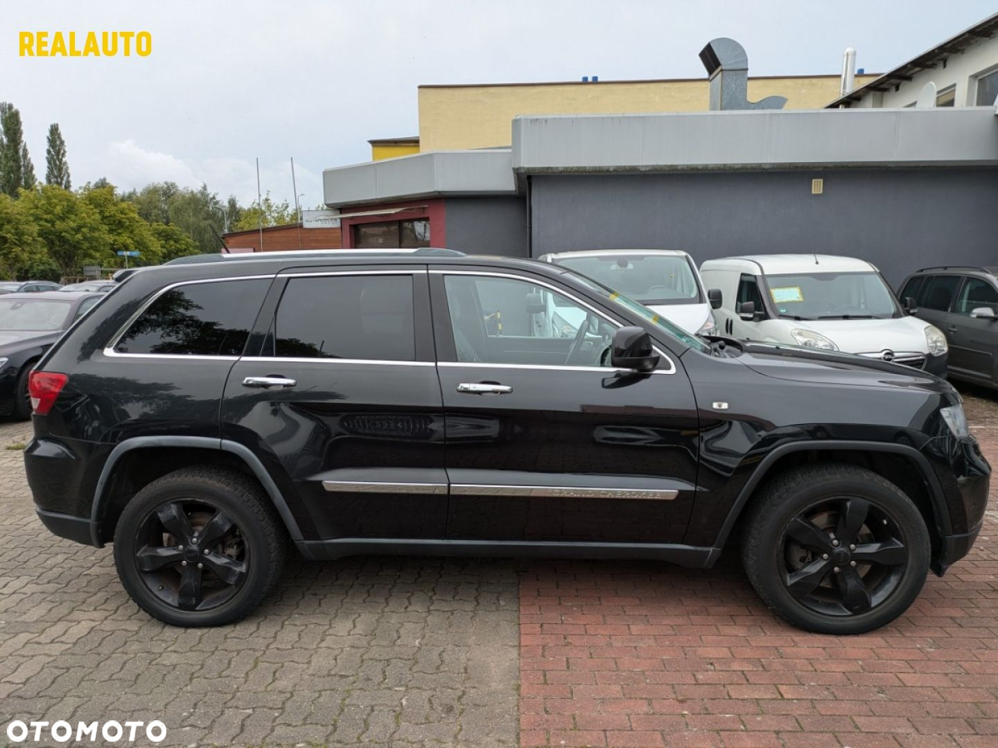 Jeep Grand Cherokee - 11