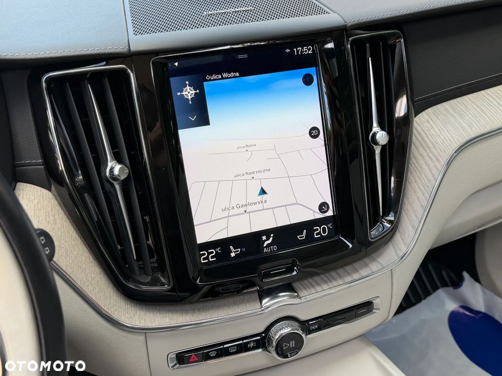 Volvo XC 60 T8 Plug-In Hybrid AWD Inscription - 16