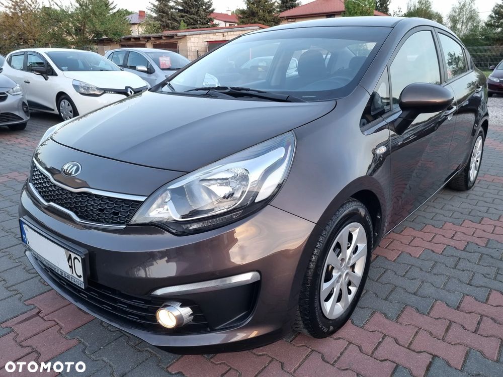 Kia Rio 1.2 L - 1