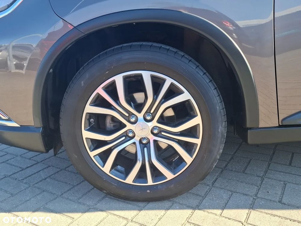 Mitsubishi Outlander 2.0 Instyle SDA 4WD CVT - 9