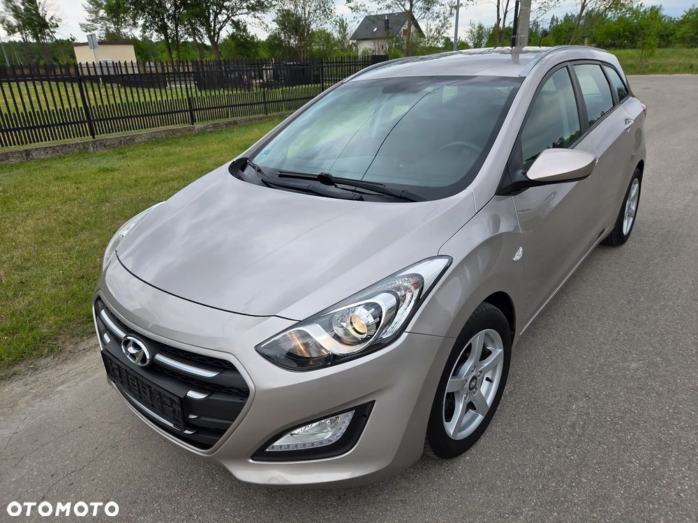 Hyundai i30 blue 1.6 CRDi Trend - 2