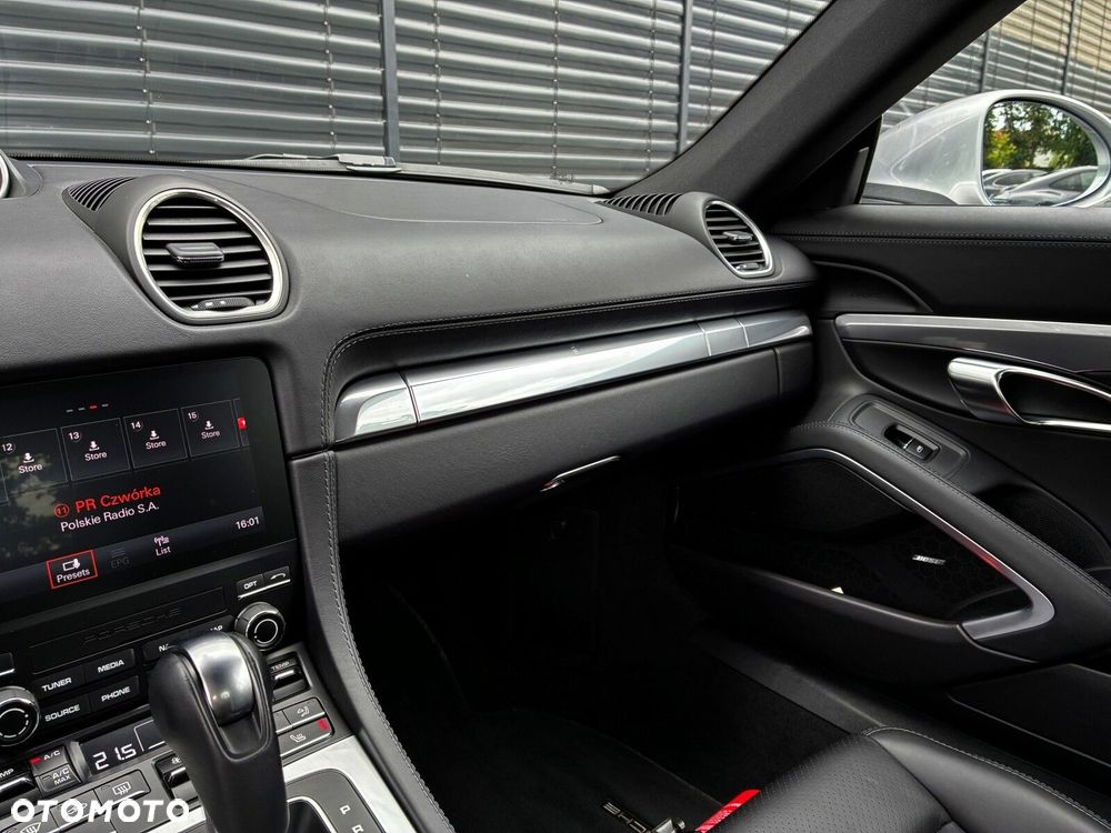 Porsche 718 Cayman - 32
