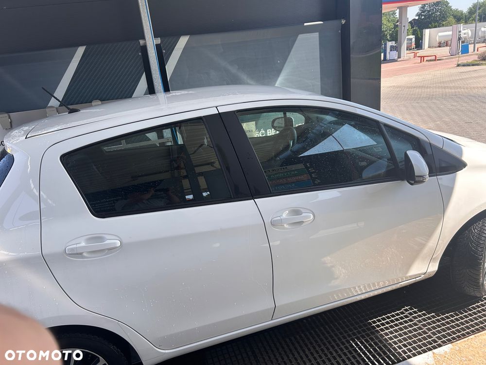 Toyota Yaris 1.0 Premium EU6 - 7