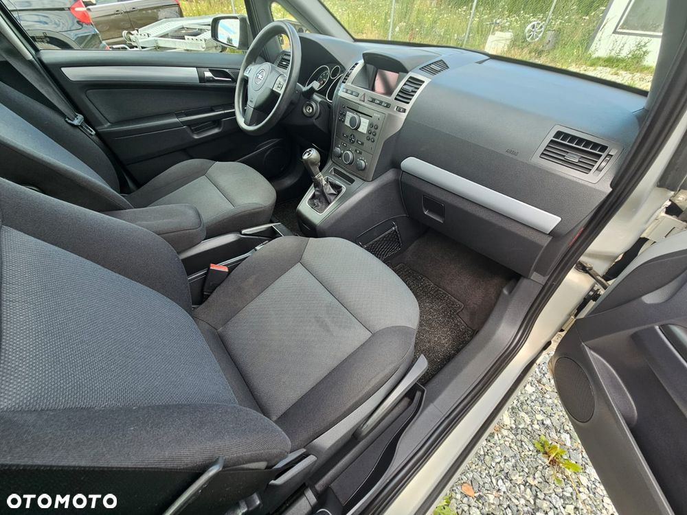 Opel Zafira - 8