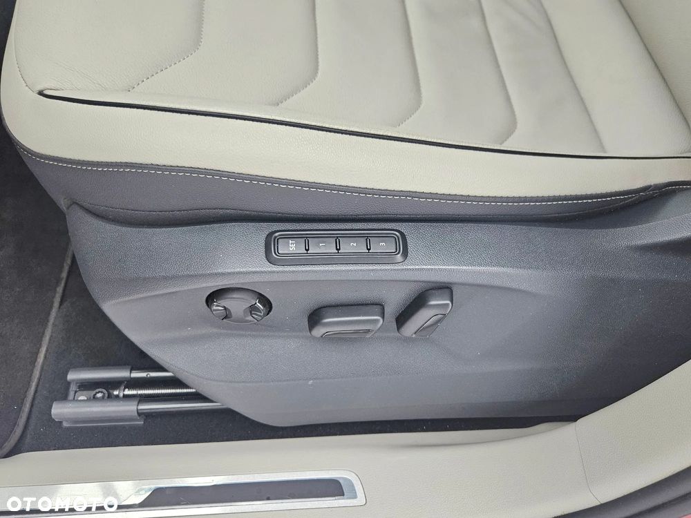 Volkswagen Tiguan 2.0 TSI 4Mot Elegance DSG - 17