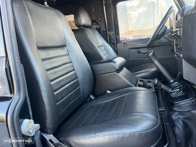 Land Rover Defender 90 2.4 CRD SE - 9