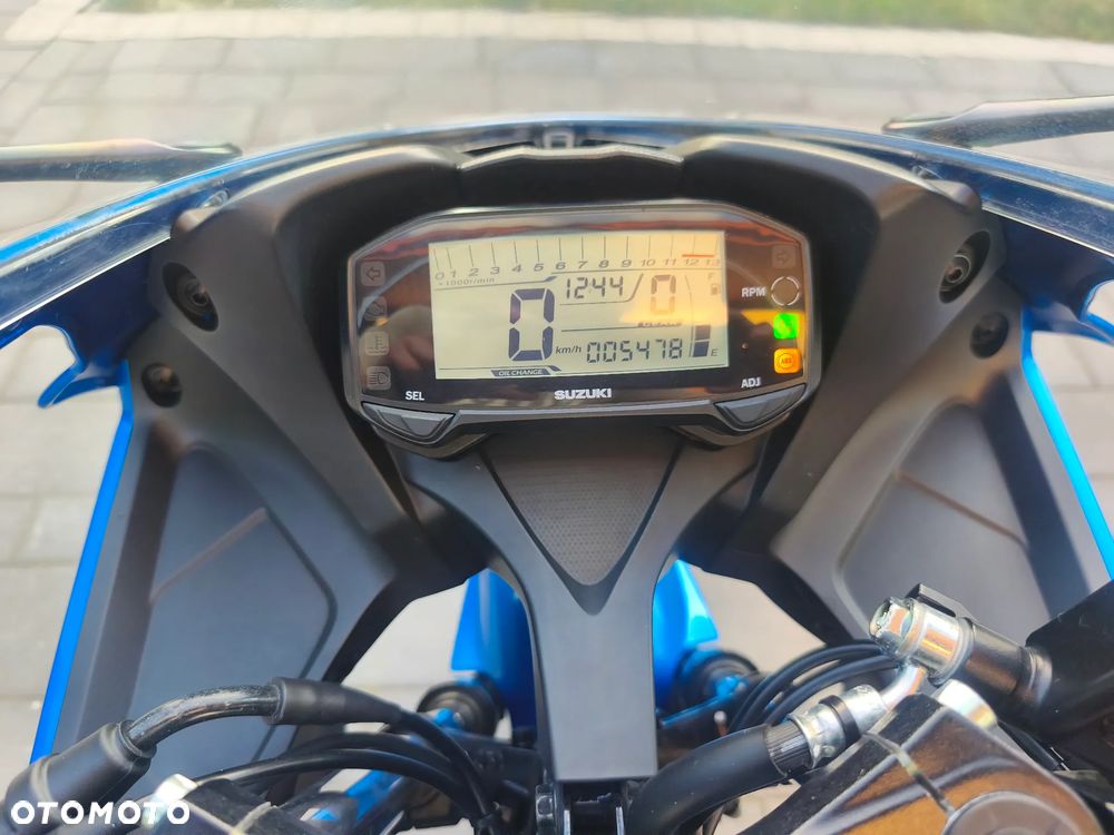 Suzuki GSX-R - 22
