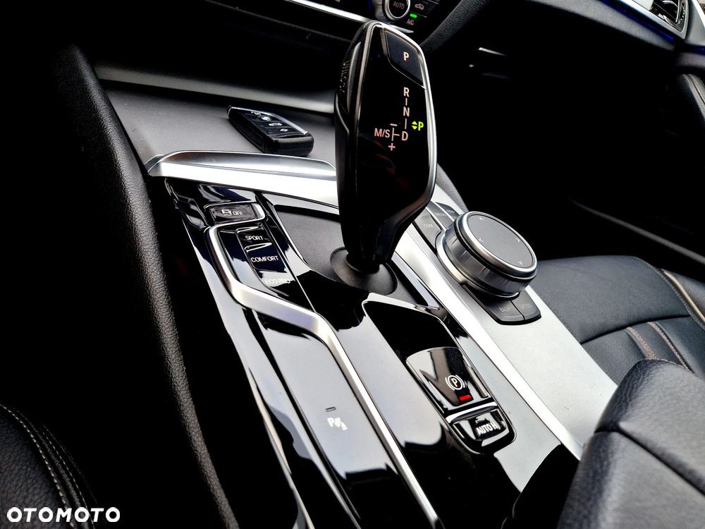 BMW Seria 5 520d Touring - 19