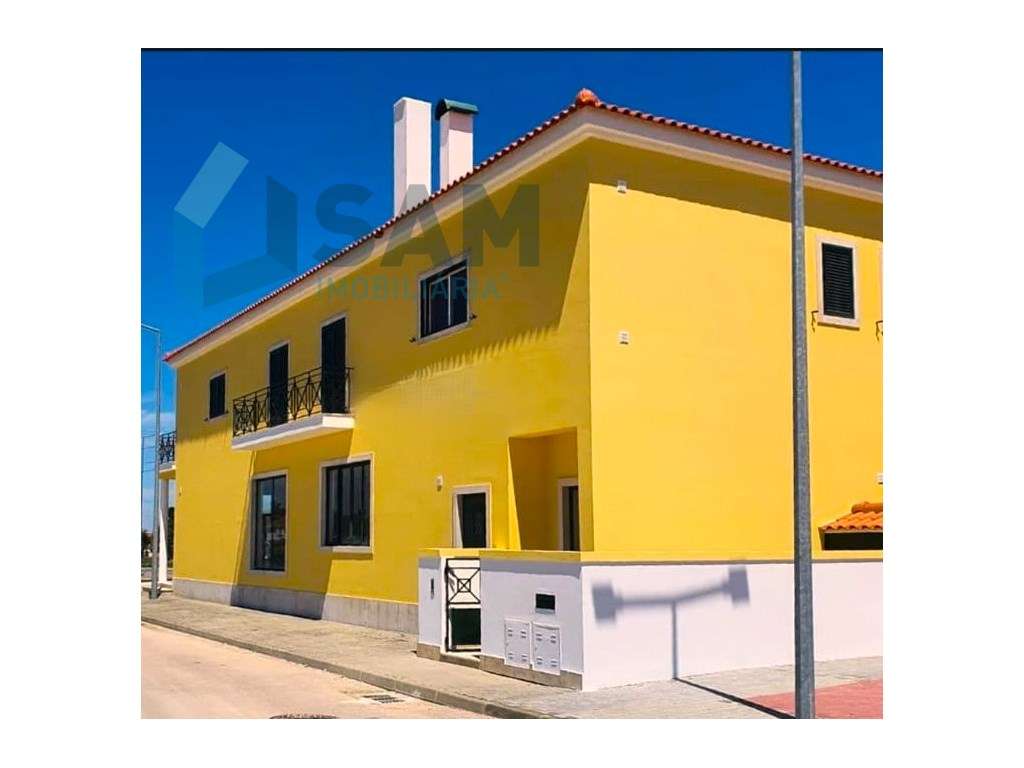Moradia T4 com Espaço Comercial e Terreno de 965 m² | Foros de Salv... - Grande imagem: 2/13