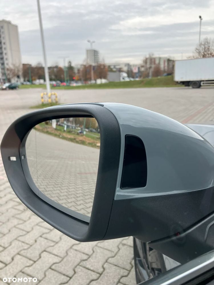 Volkswagen Golf 2.0 TDI SCR DSG Style - 26