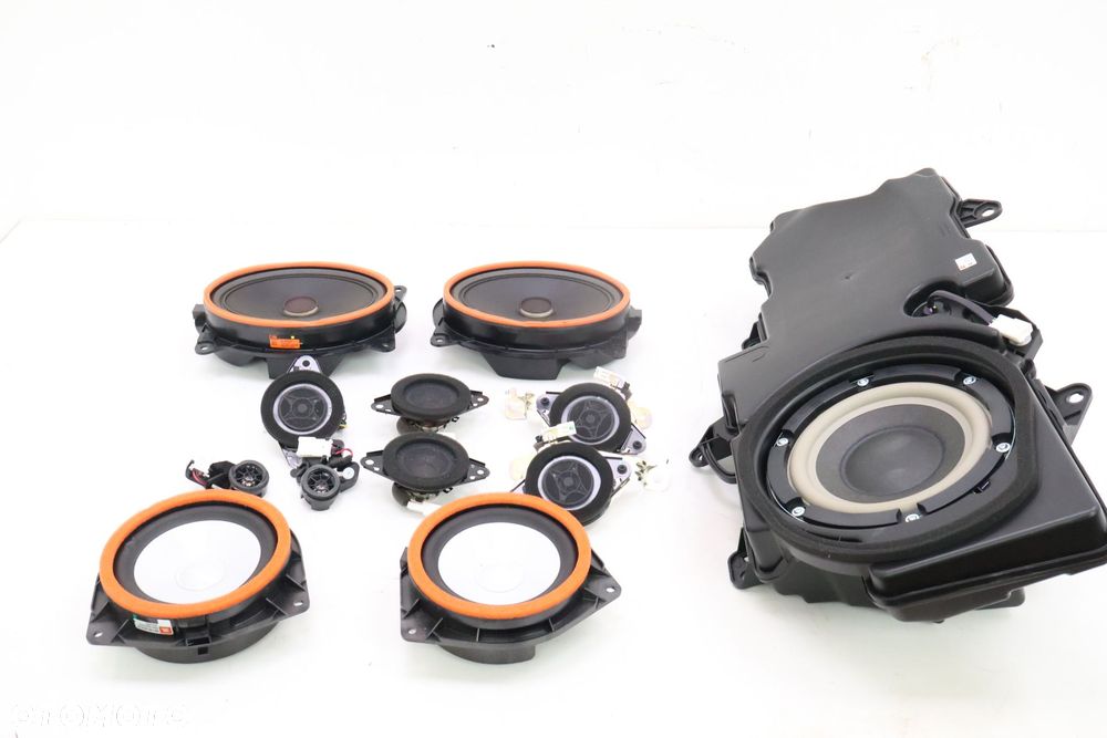 TOYOTA LAND CRUISER 150 17- ZESTAW GŁOŚNIKÓW JBL SUBWOOFER 8615060240, 8615060250 - 1
