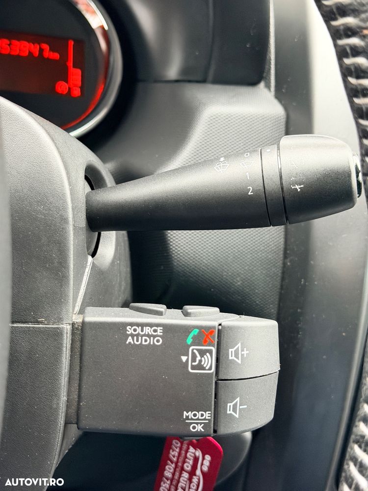 Dacia Duster 1.6 4x2 Laureate - 32