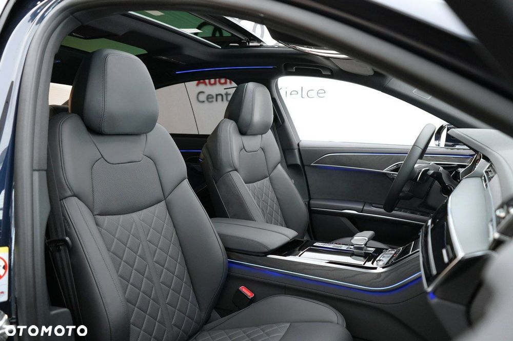 Audi A8 - 30