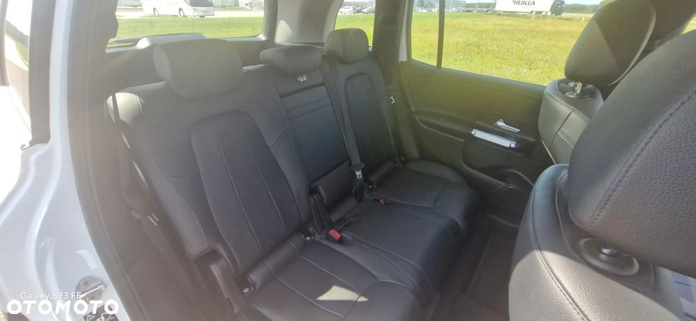 Mercedes-Benz GLB - 19