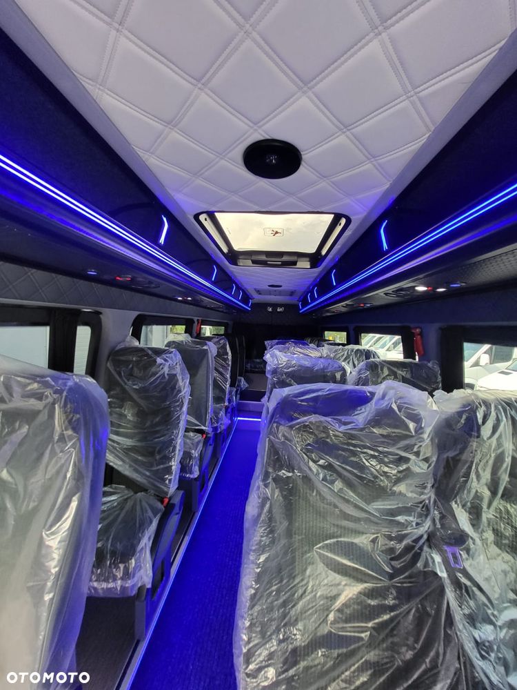 Mercedes-Benz Sprinter 517 CDI - NOWY! - 24 miejsca + 3  stojące - 16