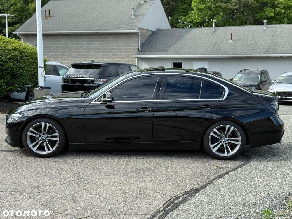 BMW Seria 3 330i xDrive - 9