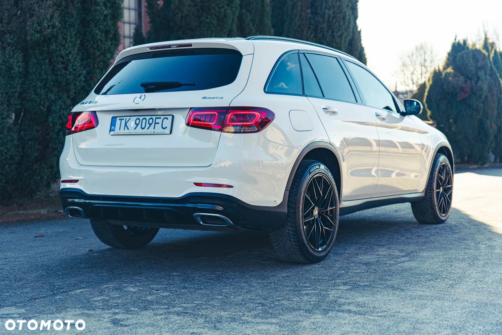 Mercedes-Benz GLC 300 4Matic 9G-TRONIC AMG Line Plus - 12