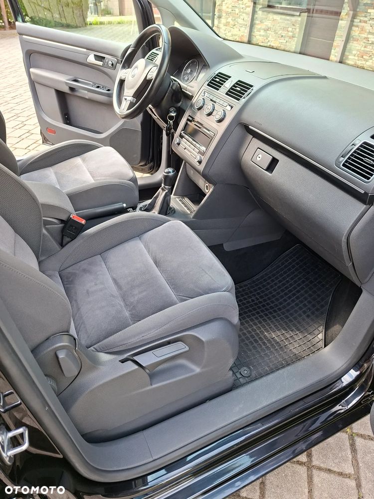 Volkswagen Touran 2.0 TDI DPF Highline - 14