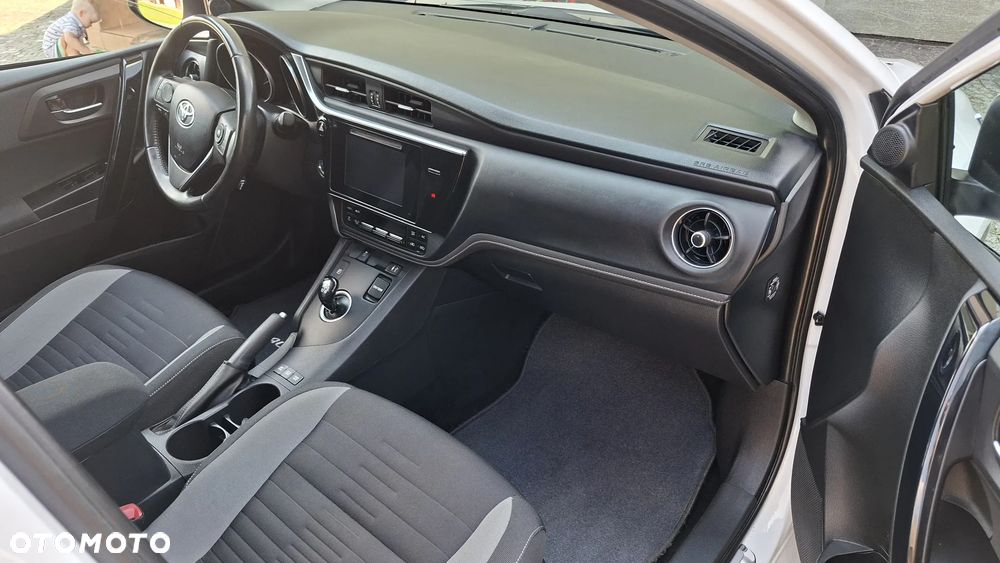 Toyota Auris 1.8 HSD Luna - 30
