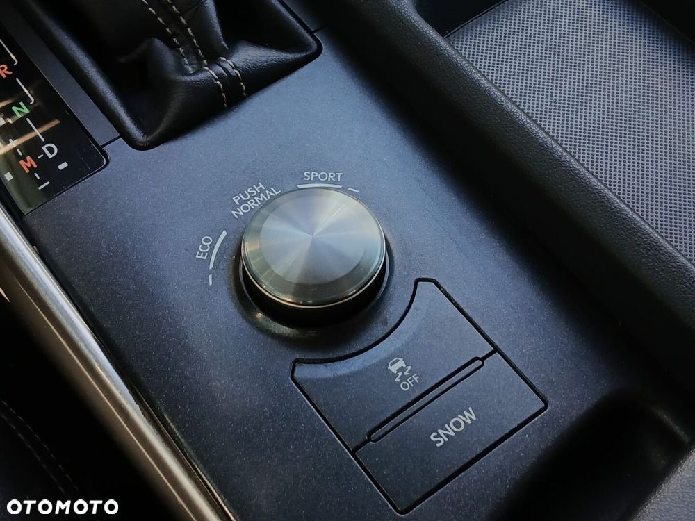 Lexus IS 200t Elegance - 23