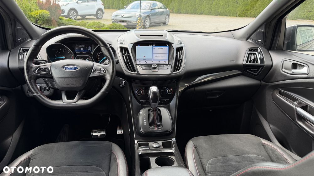 Ford Kuga 2.0 TDCi 2x4 ST-Line - 22