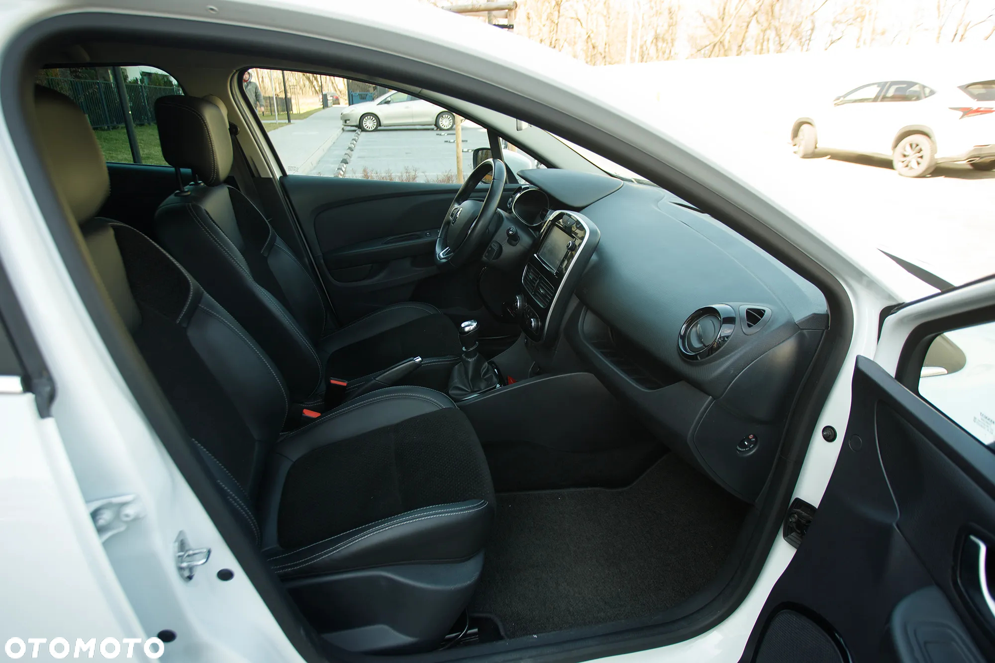 Renault Clio 1.2 Enegry TCe Limited Plus - 24