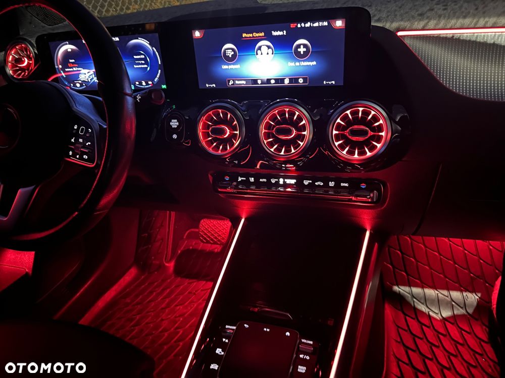 Mercedes-Benz GLA 200 d 4-Matic - 6