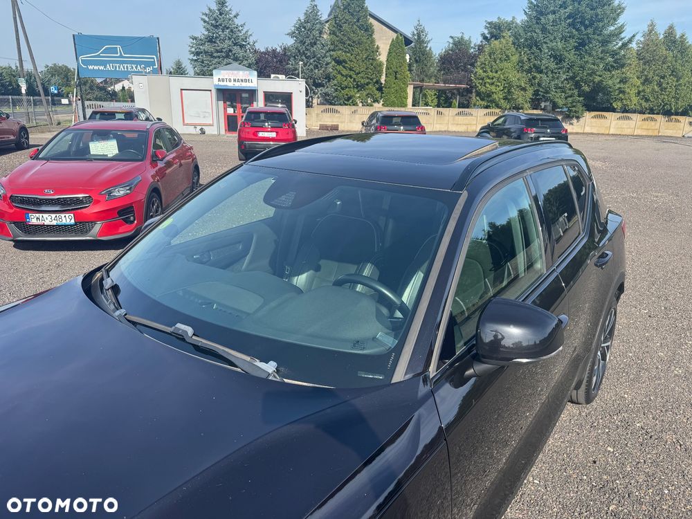 Volvo XC 40 D4 AWD R-Design - 4