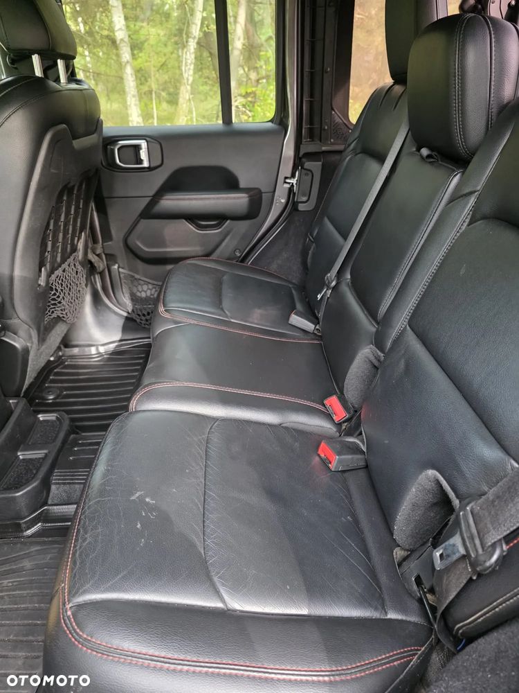 Jeep Wrangler - 12