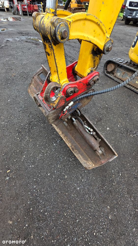 Komatsu PC30MR - 6