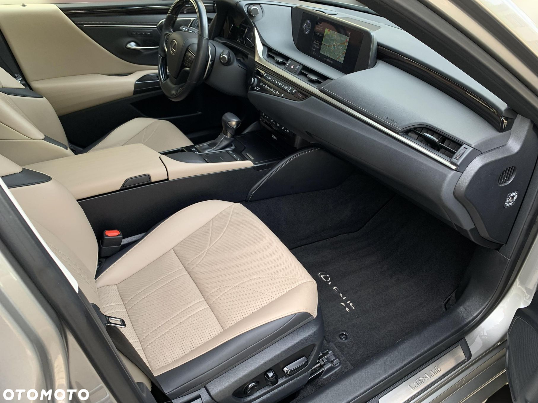 Lexus ES - 12